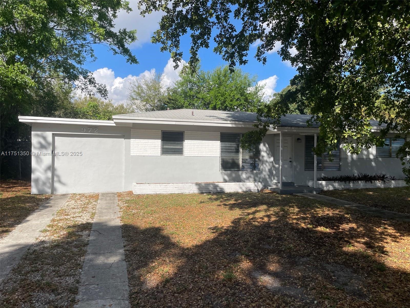 Property for Sale at 972 Pine Ridge Dr, Plantation, Miami-Dade County, Florida - Bedrooms: 3 
Bathrooms: 2  - $459,000