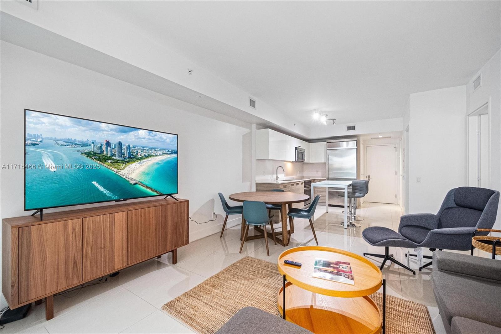 Rental Property at 1300 Brickell Bay Dr 700, Miami, Broward County, Florida - Bedrooms: 1 
Bathrooms: 2  - $3,400 MO.