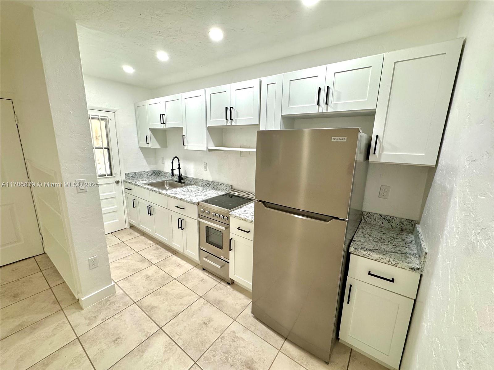 550 Sw 10th St 6, Miami, Broward County, Florida - 1 Bedrooms  
1 Bathrooms - 