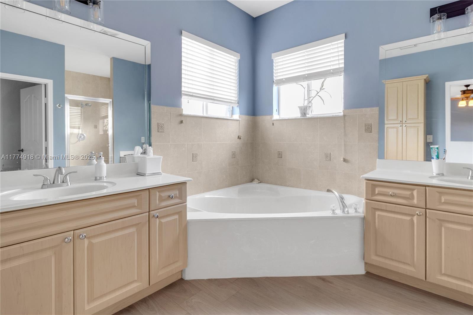 HELENA HOMES - Residential