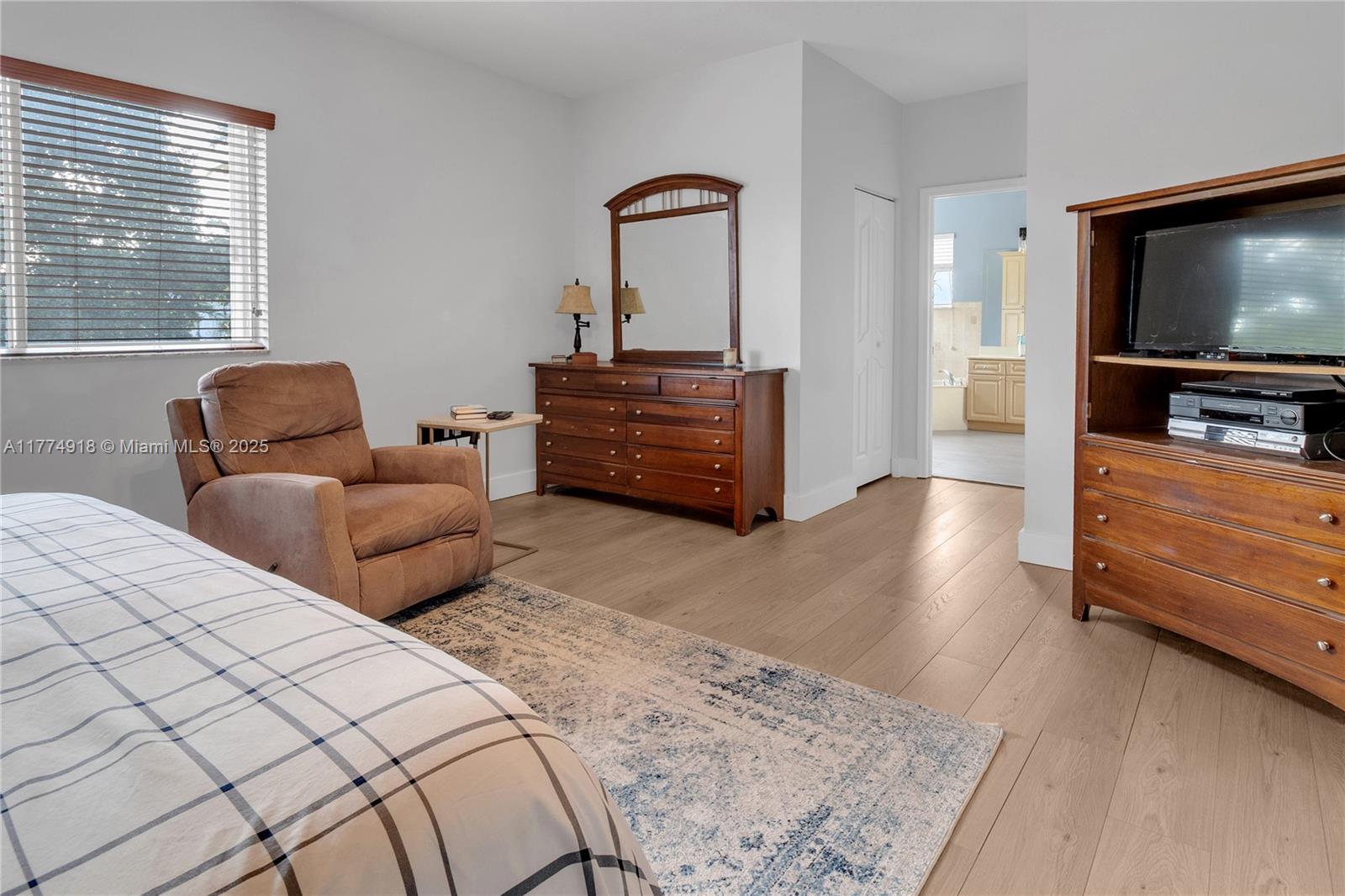 HELENA HOMES - Residential