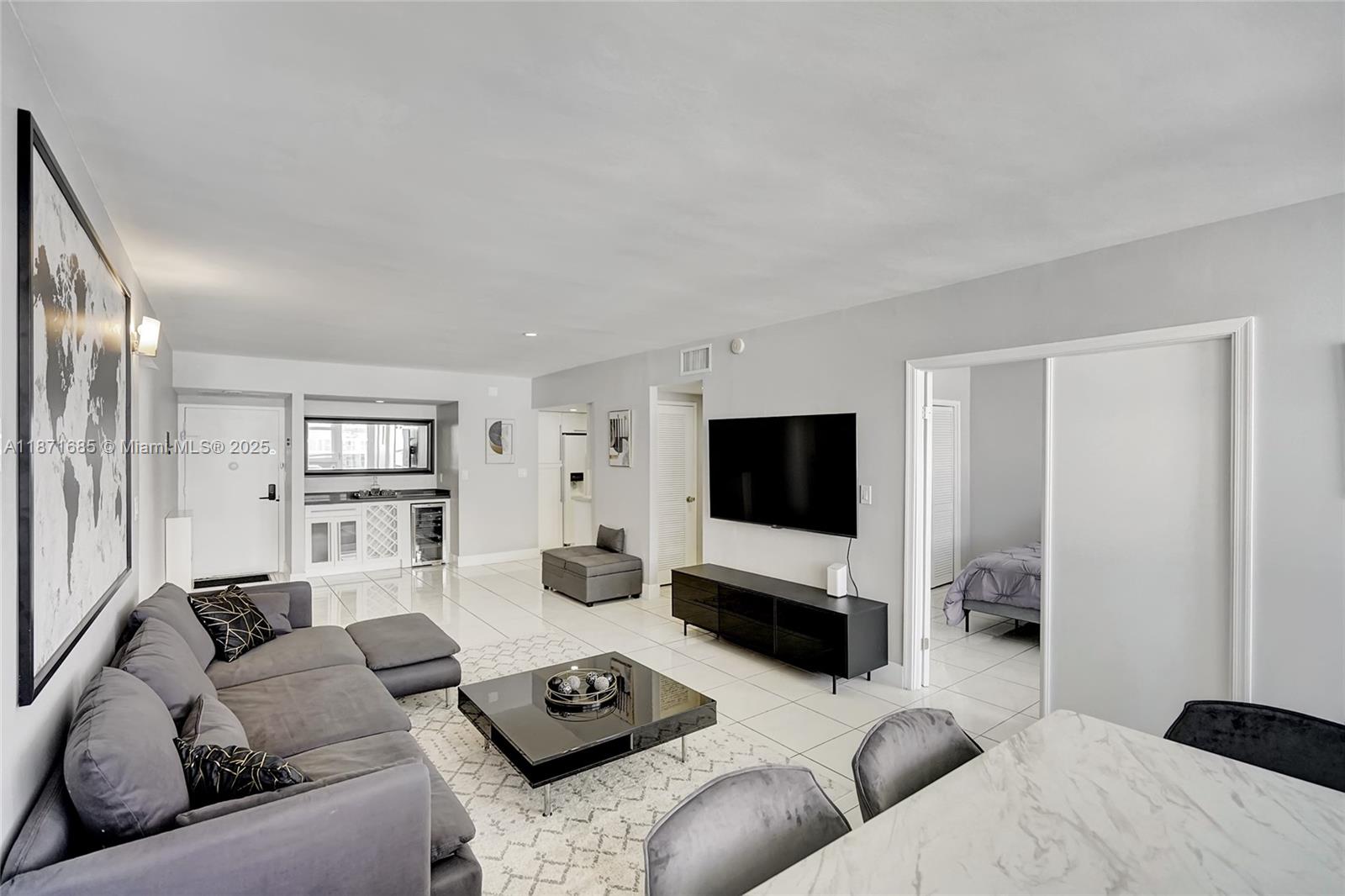 SEA AIR TOWERS CONDO - Residential Lease