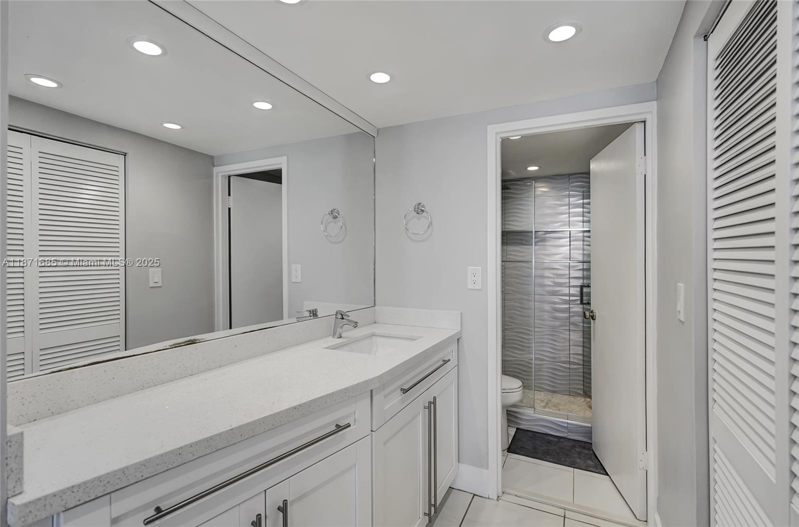 SEA AIR TOWERS CONDO - Residential Lease