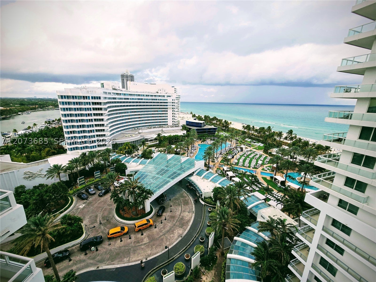 4401 Collins Ave 1401