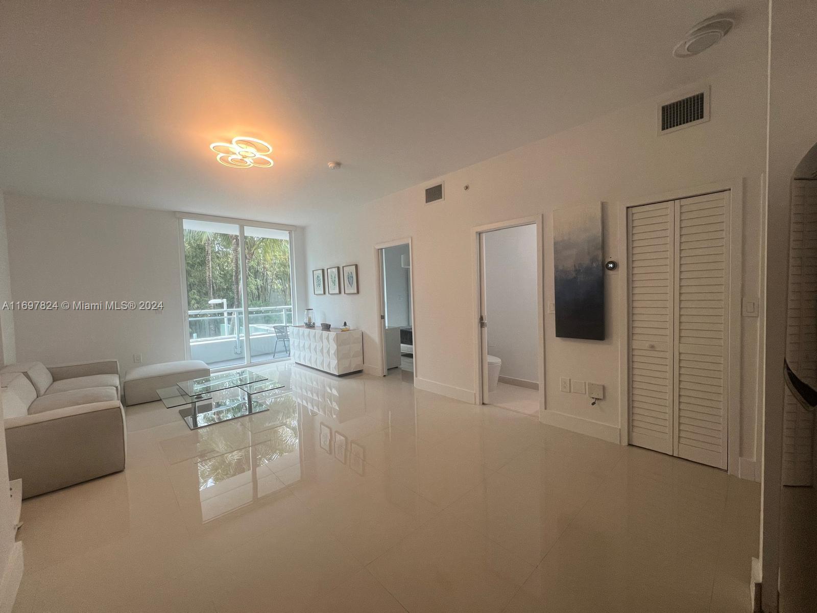 2020 Prairie Ave 205, Miami Beach, Miami-Dade County, Florida - 1 Bedrooms  
2 Bathrooms - 