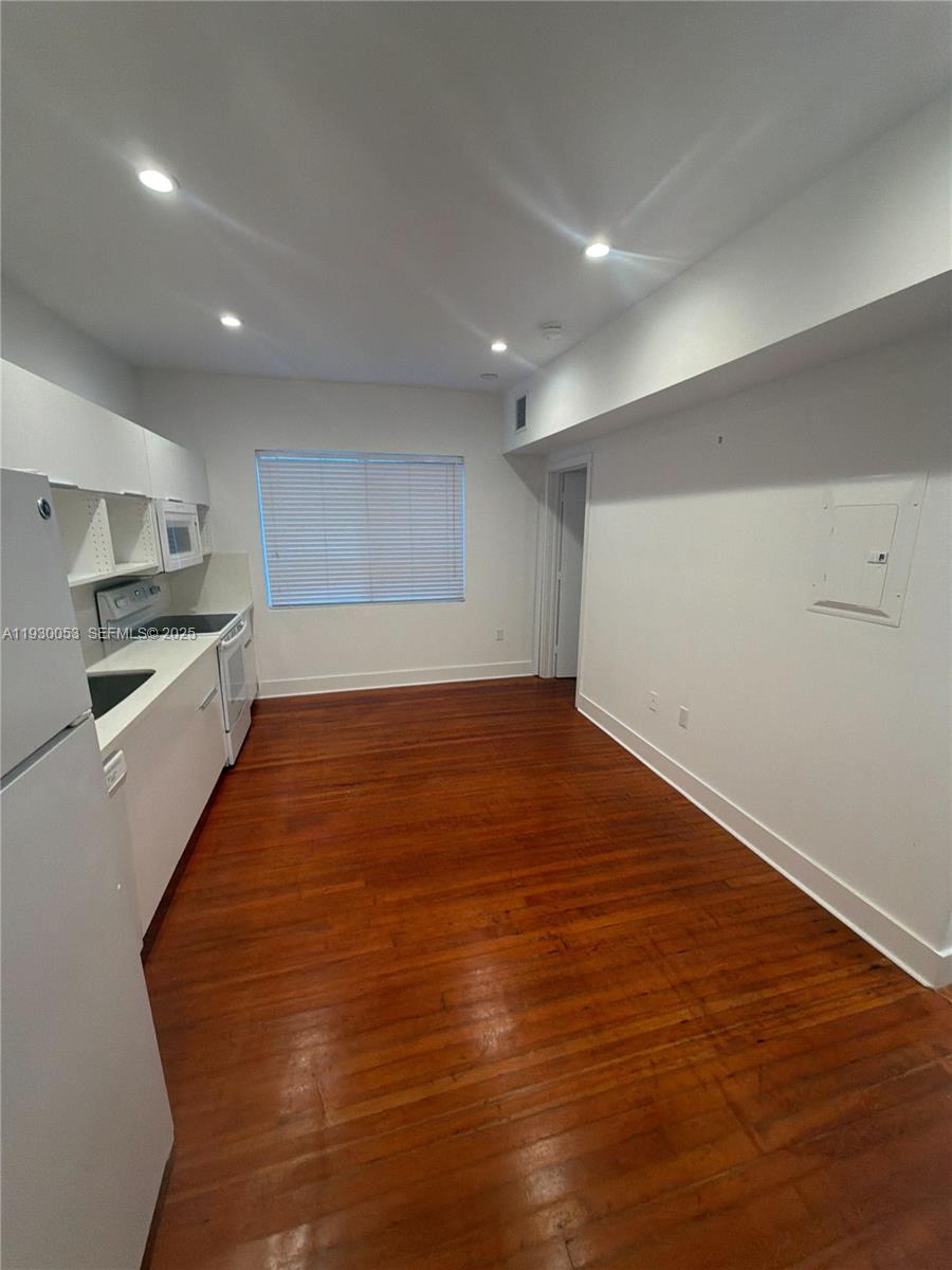 View photos, virtual tours, details... 3677 Poinciana Ave 6A