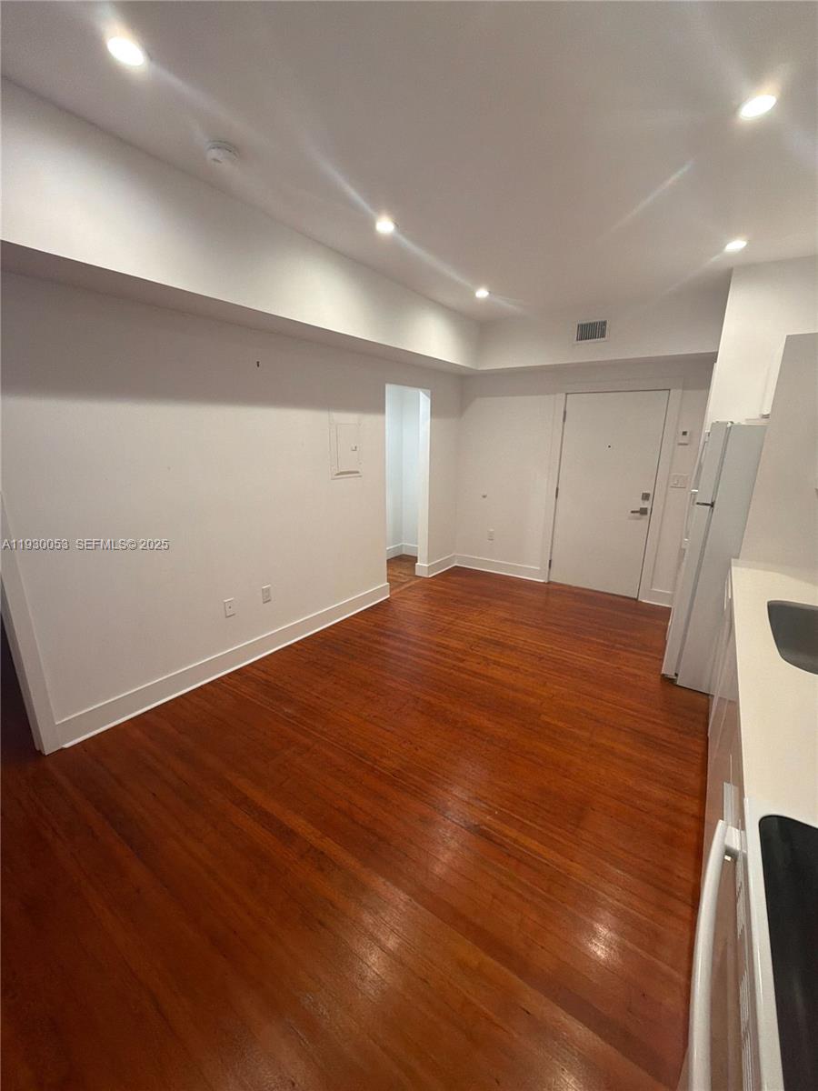 View photos, virtual tours, details... 3677 Poinciana Ave 6A