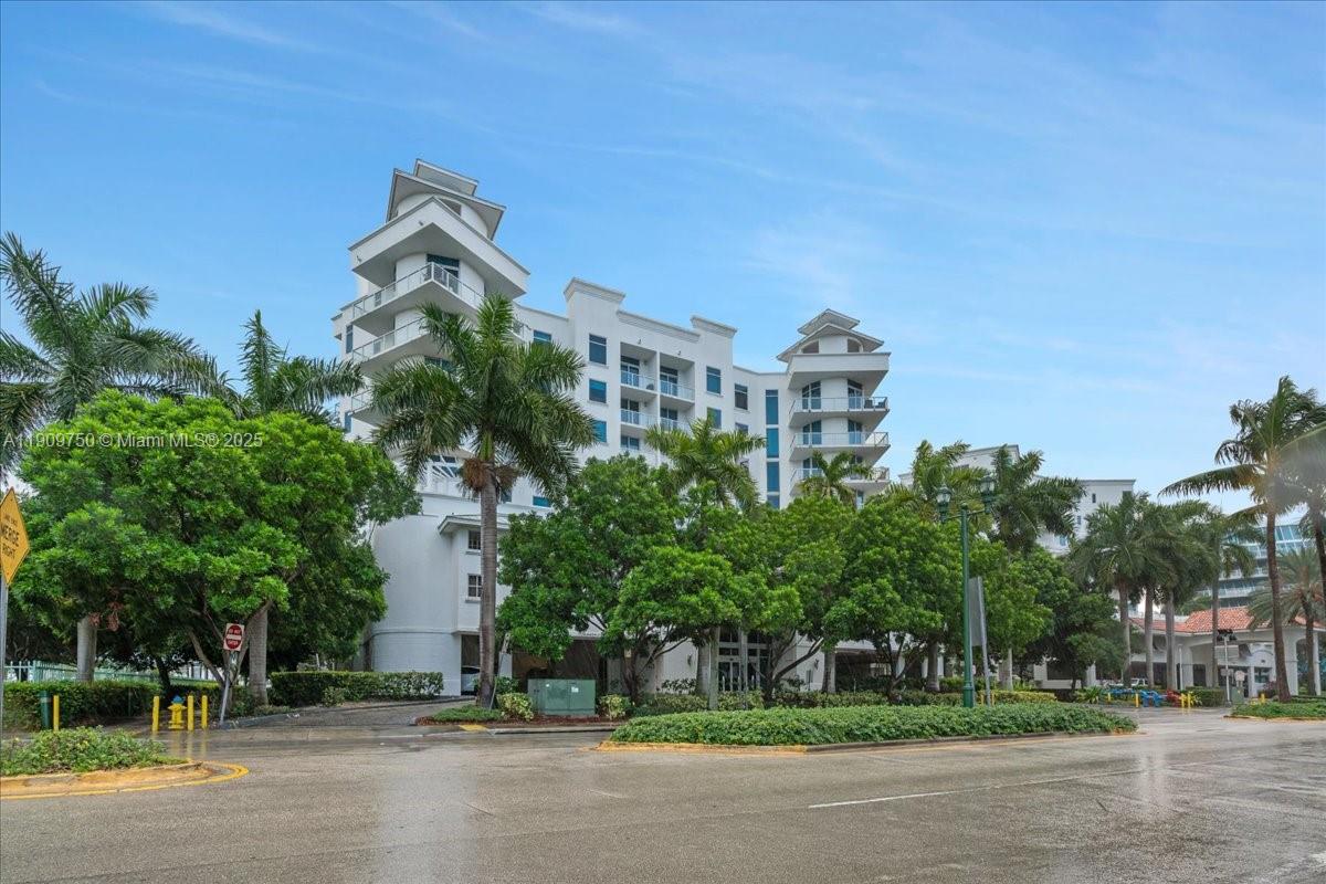 3030 Aventura - Residential