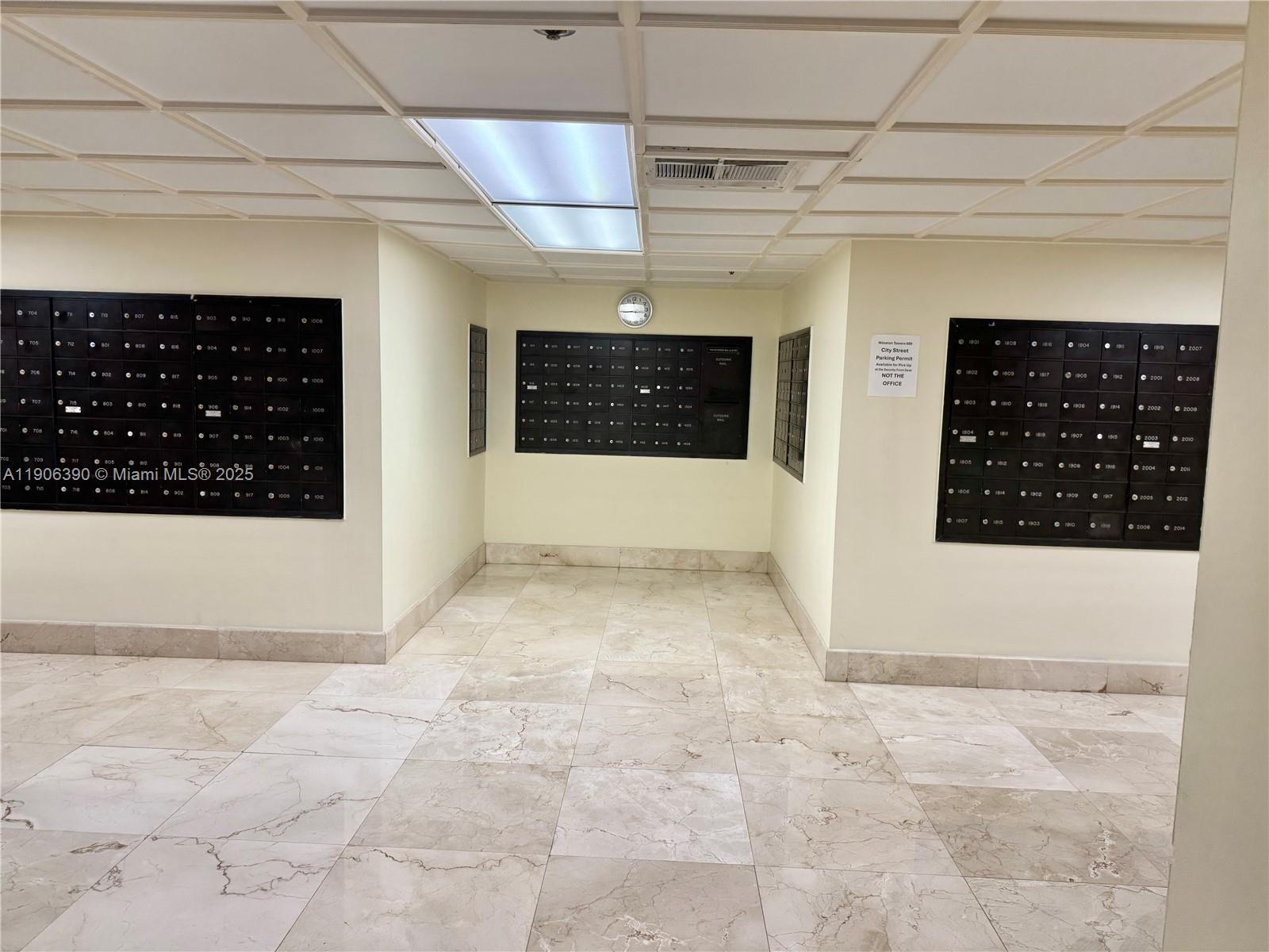 WINSTON TOWERS 600 CONDO - Residential