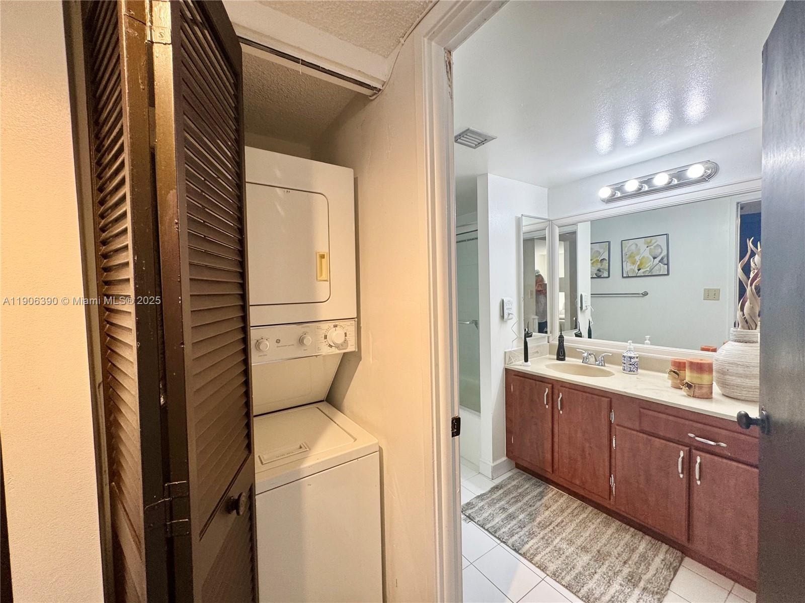 WINSTON TOWERS 600 CONDO - Residential