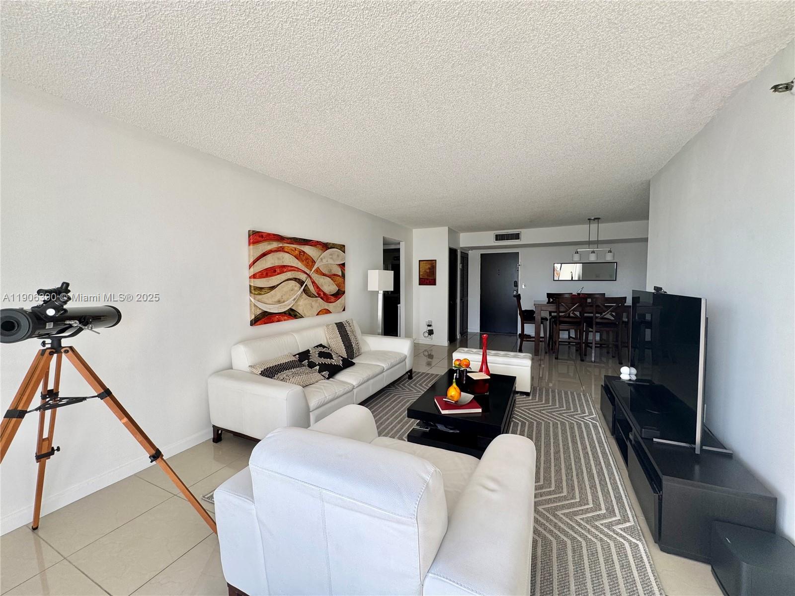 WINSTON TOWERS 600 CONDO - Residential