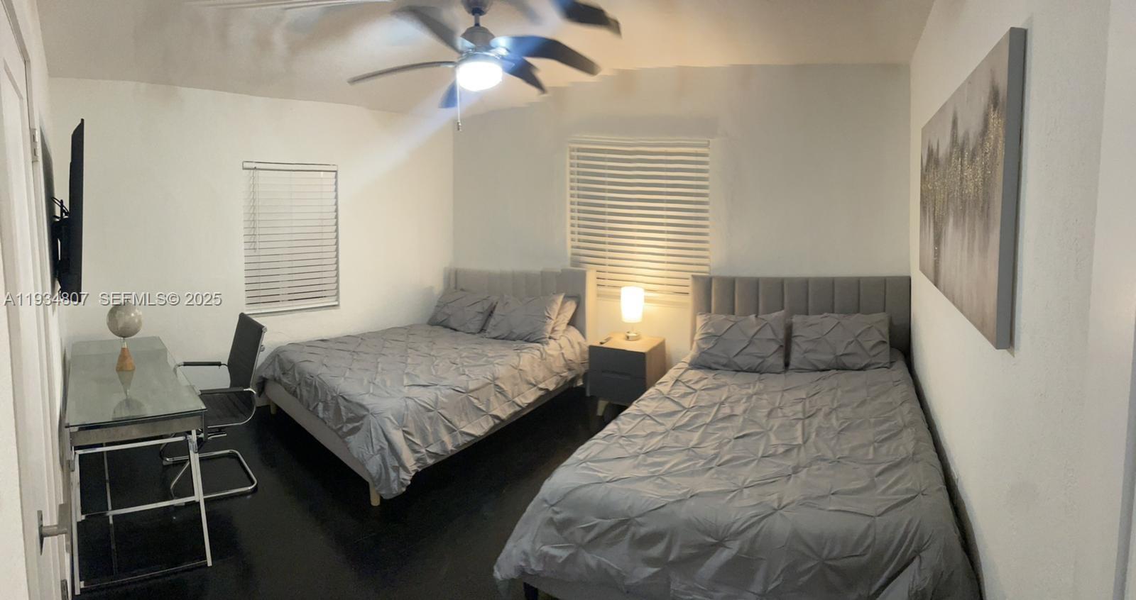 HOLLYWOOD - Residential