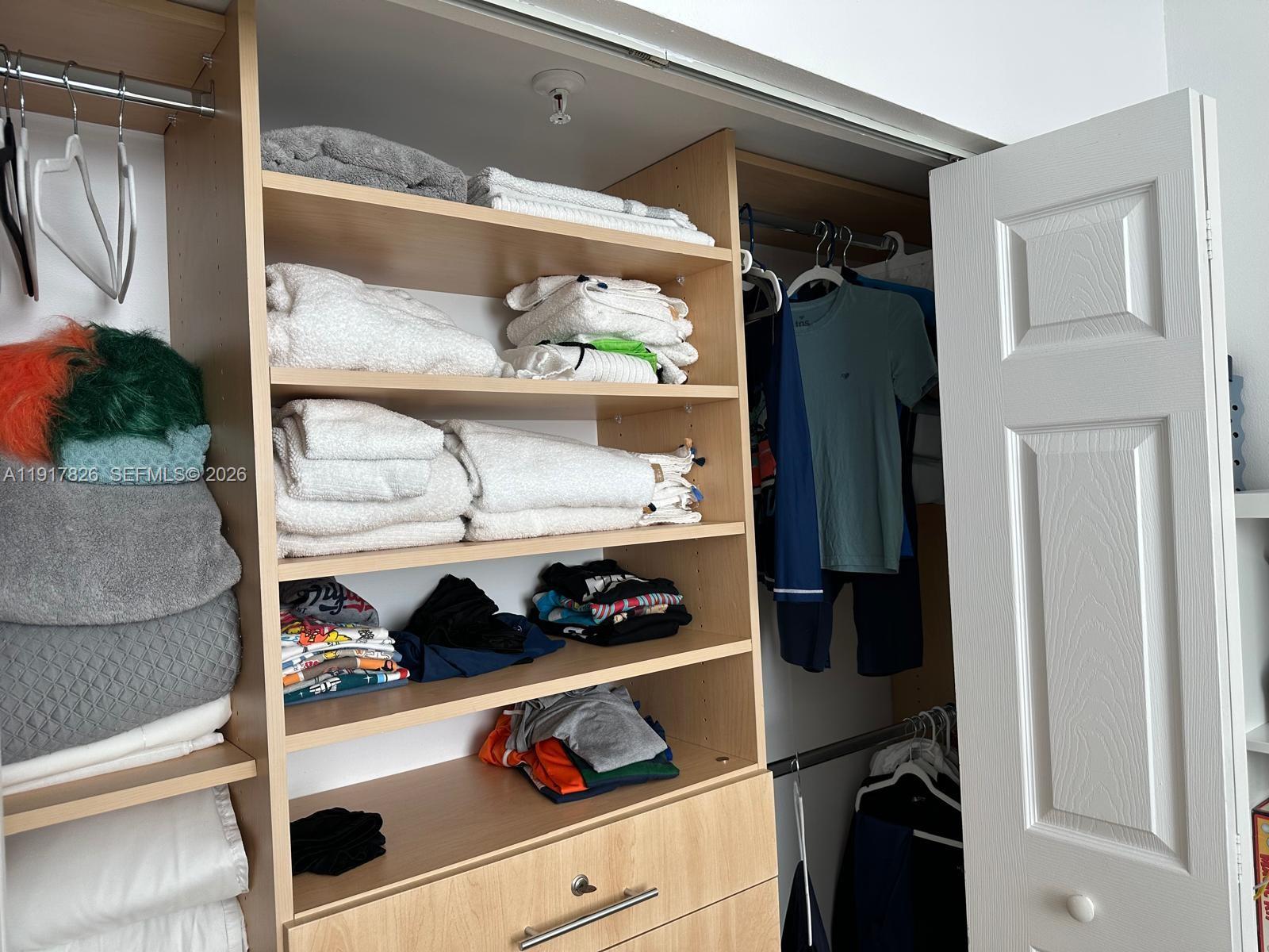 ROND POINT CONDO - Residential