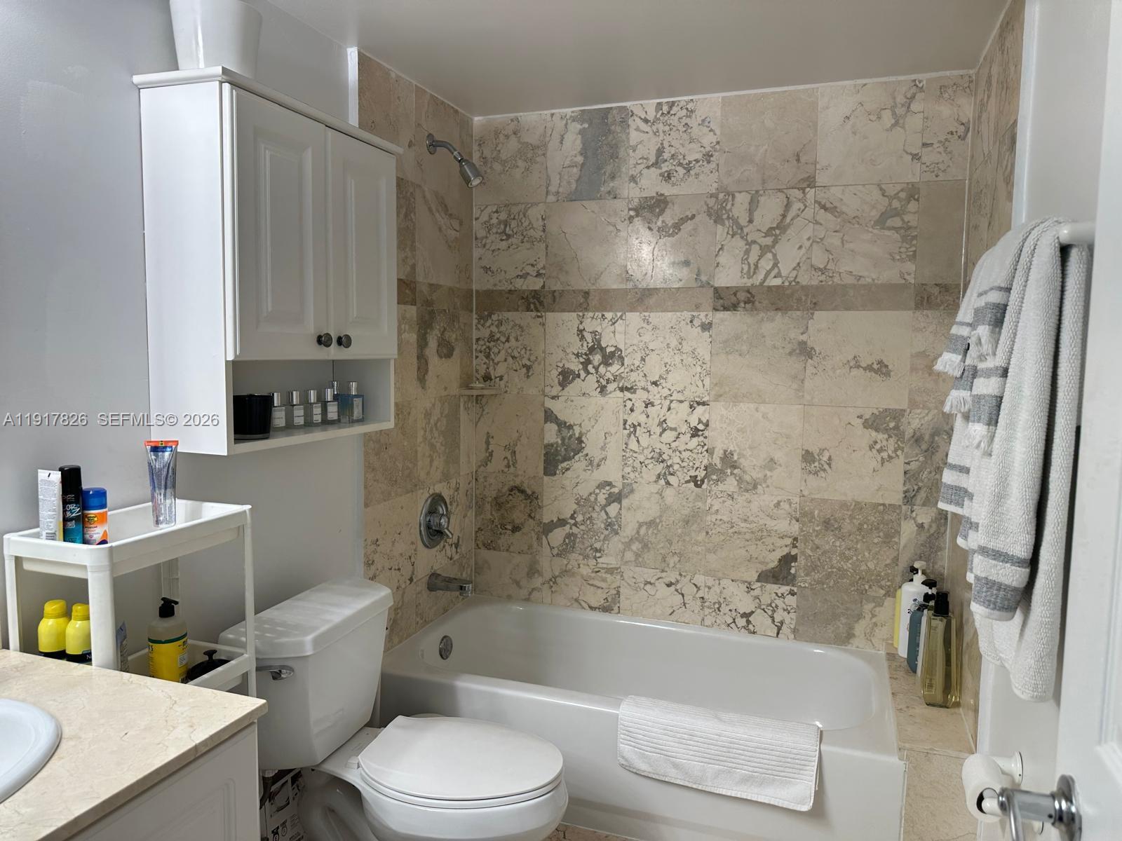 ROND POINT CONDO - Residential