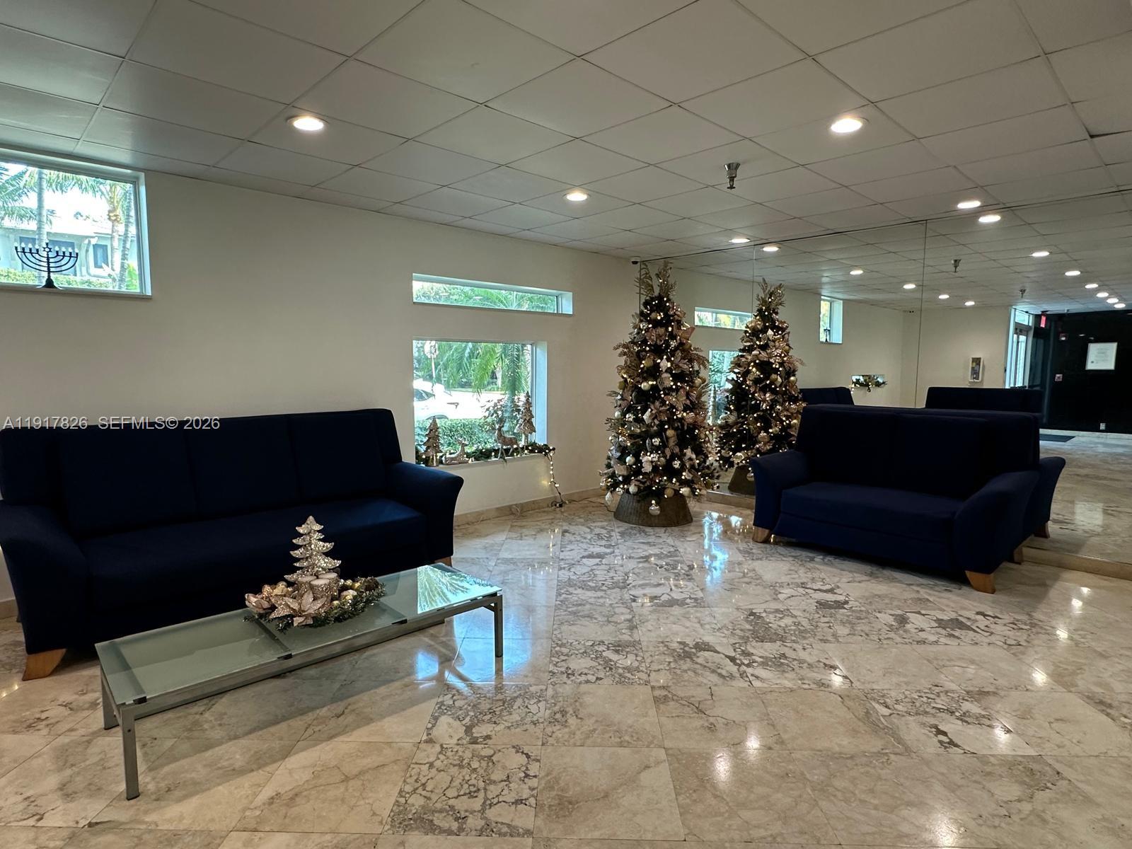 ROND POINT CONDO - Residential