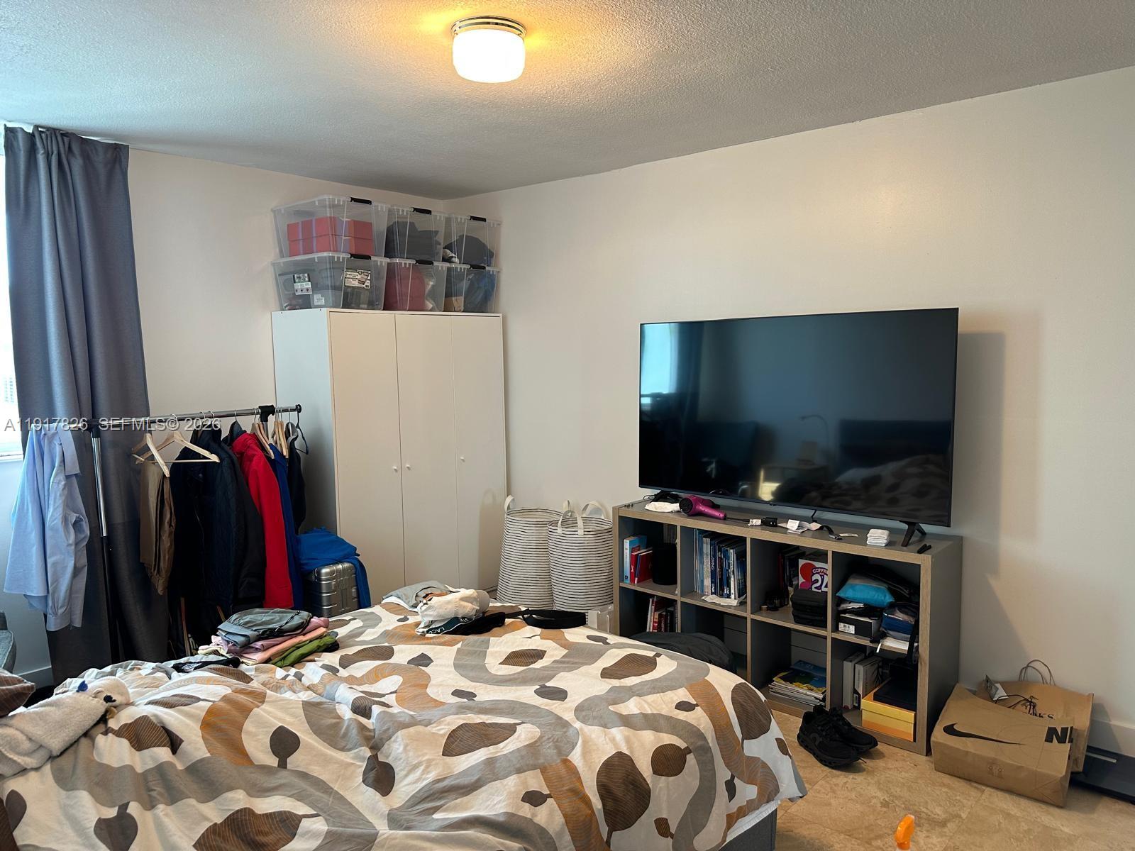 ROND POINT CONDO - Residential