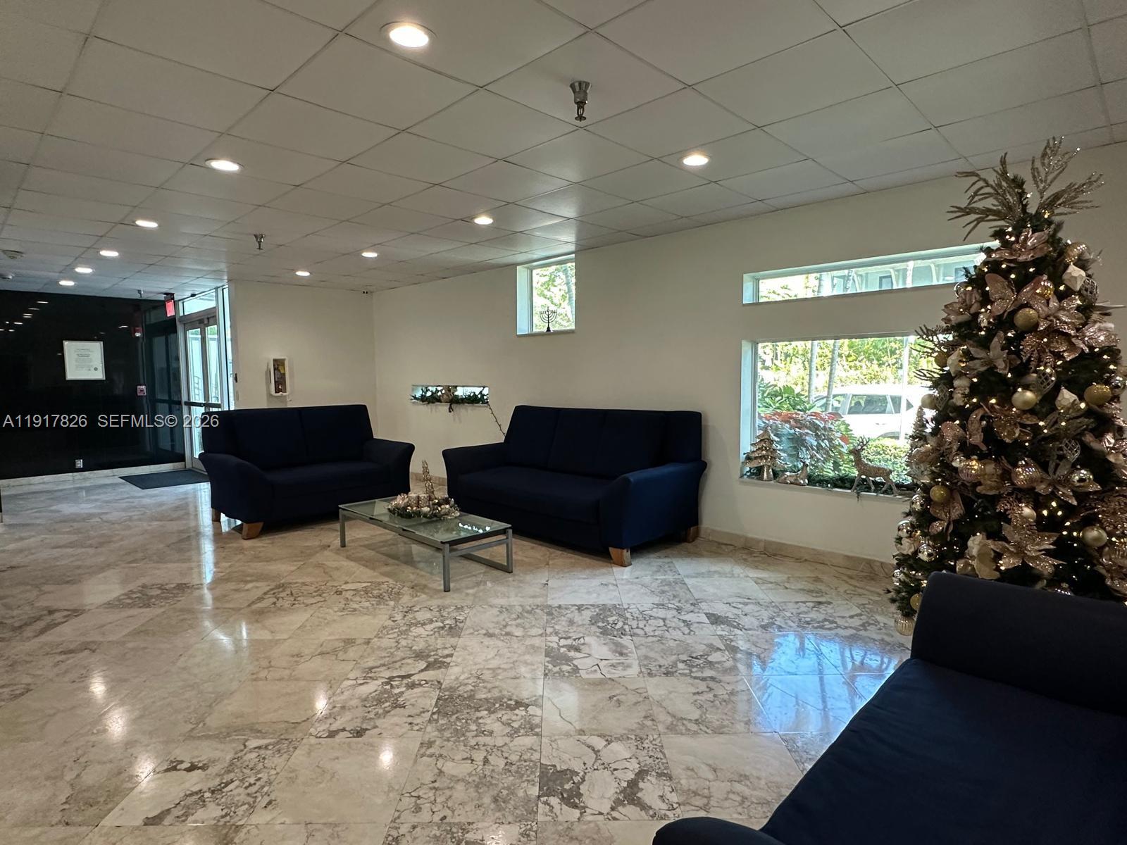 ROND POINT CONDO - Residential