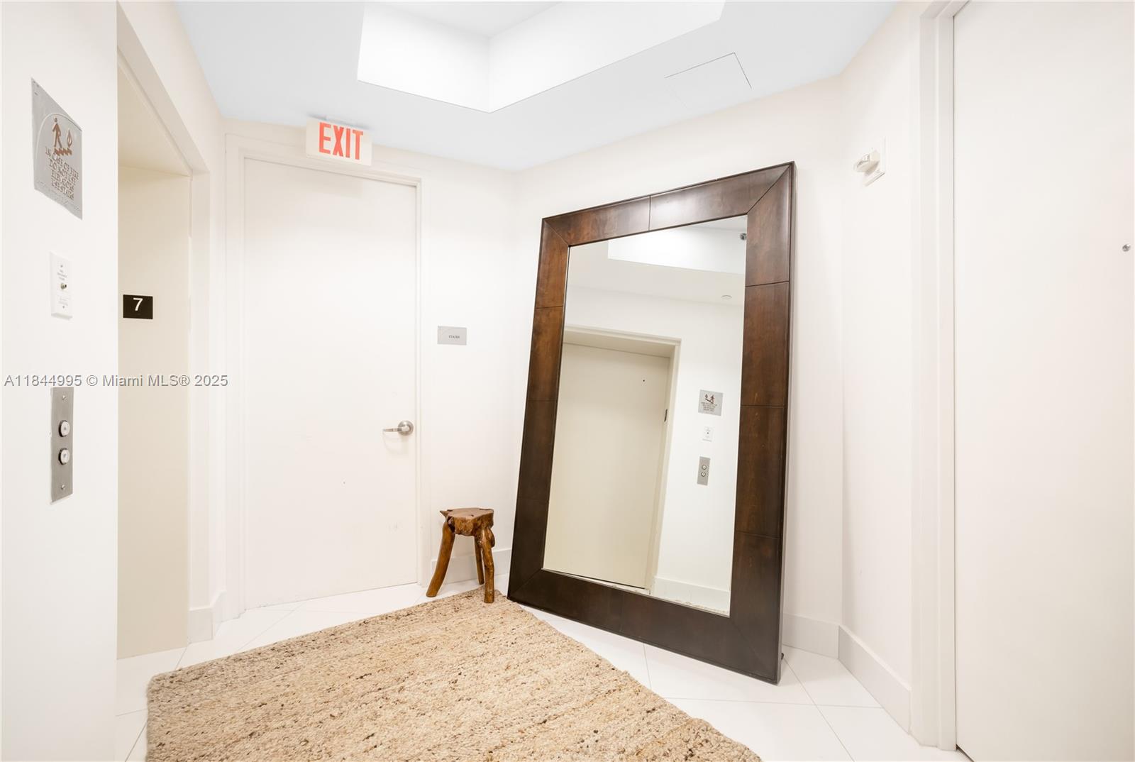 15901 Collins Ave 707
