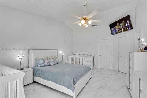Single Family Residence in Miami FL 14481 160th Ter 30.jpg