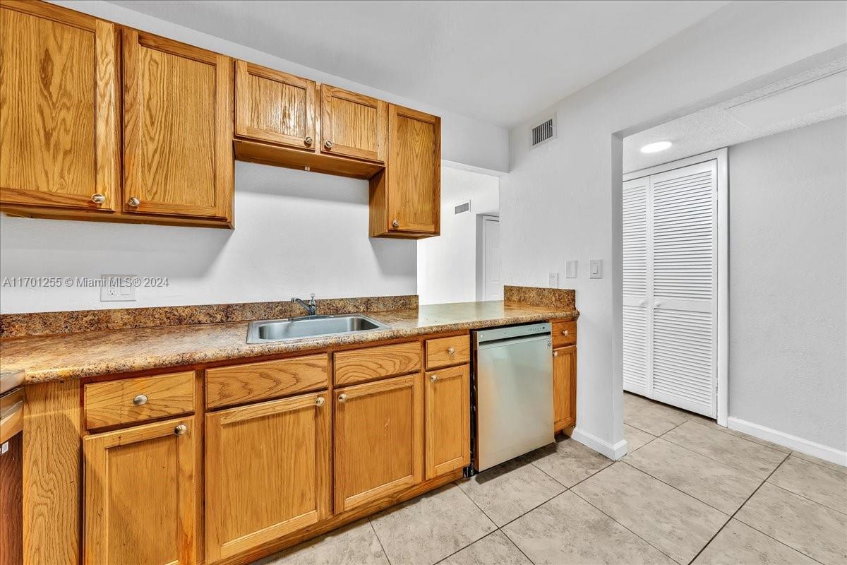 VILLAGE SQUARE CONDO - Residential