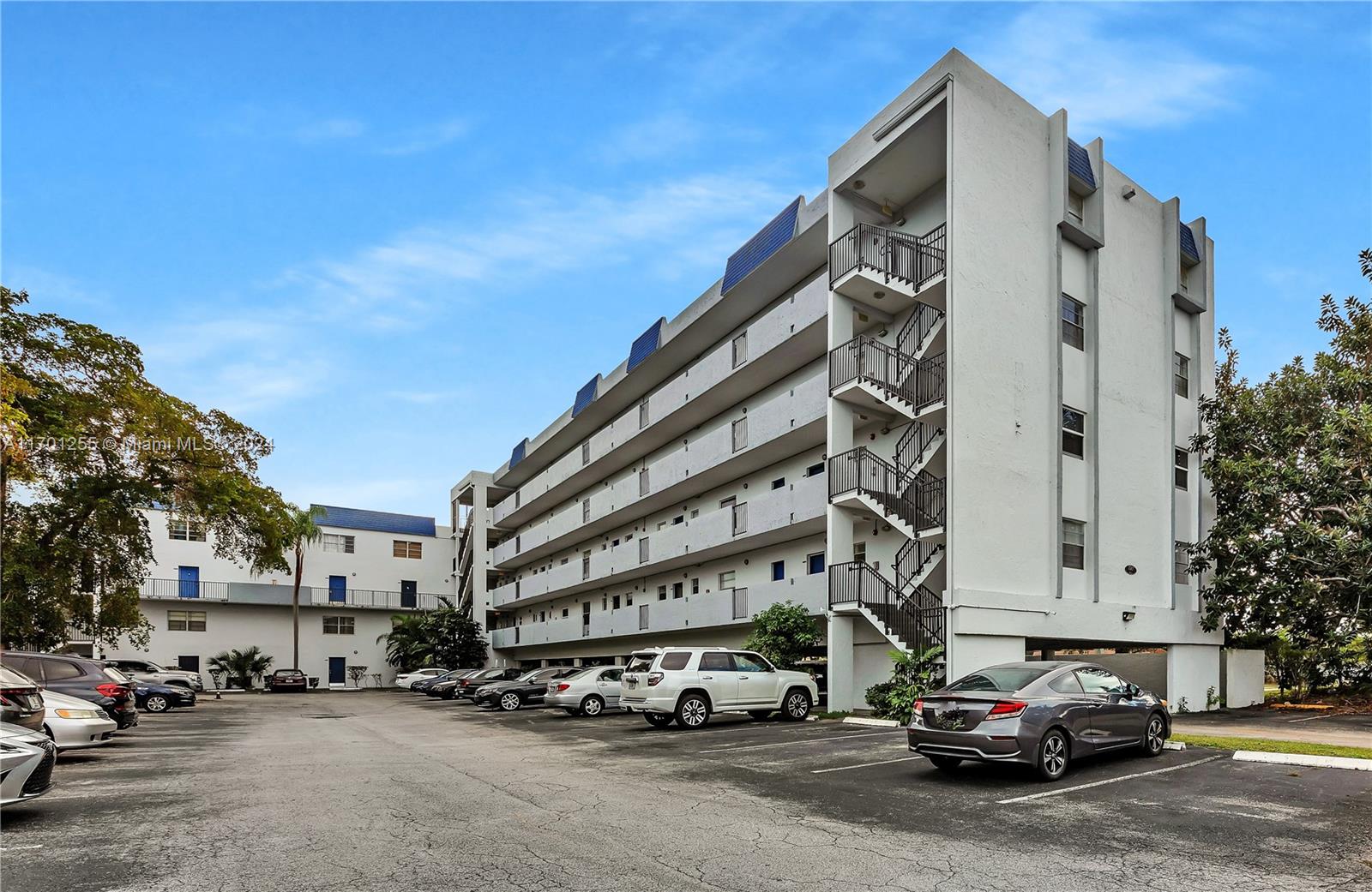 VILLAGE SQUARE CONDO - Residential