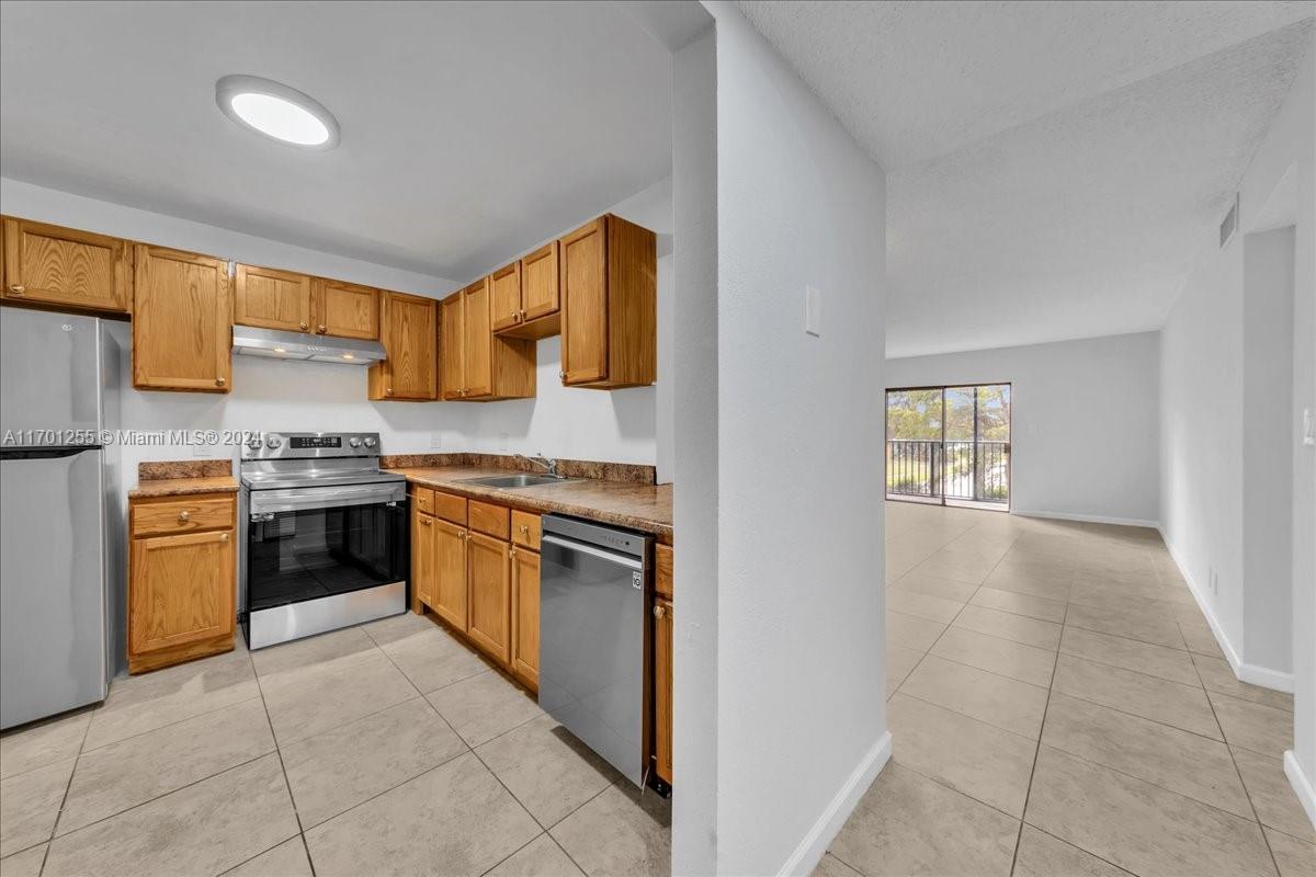 VILLAGE SQUARE CONDO - Residential