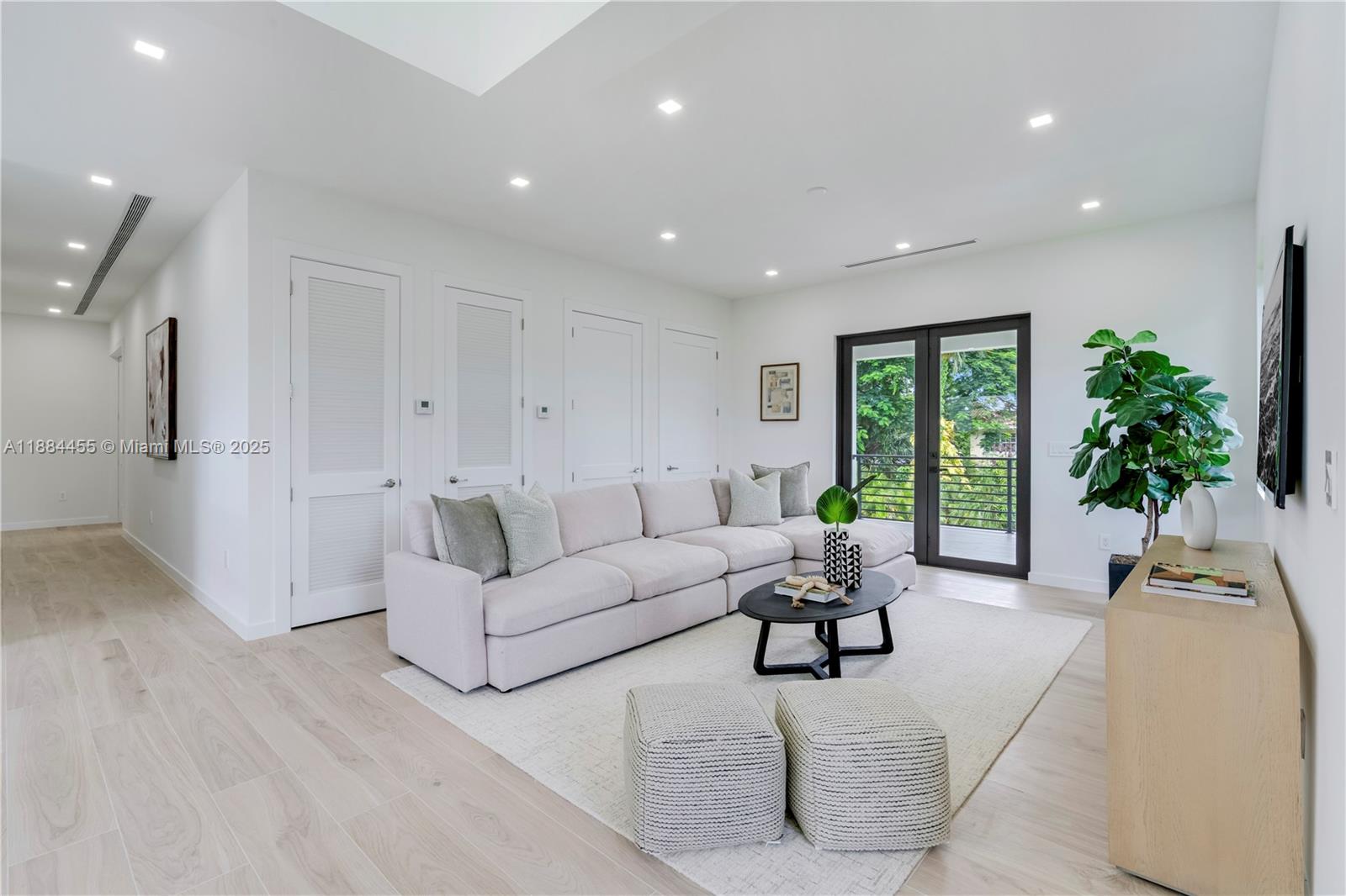 GROVES EXTENSION - Residential