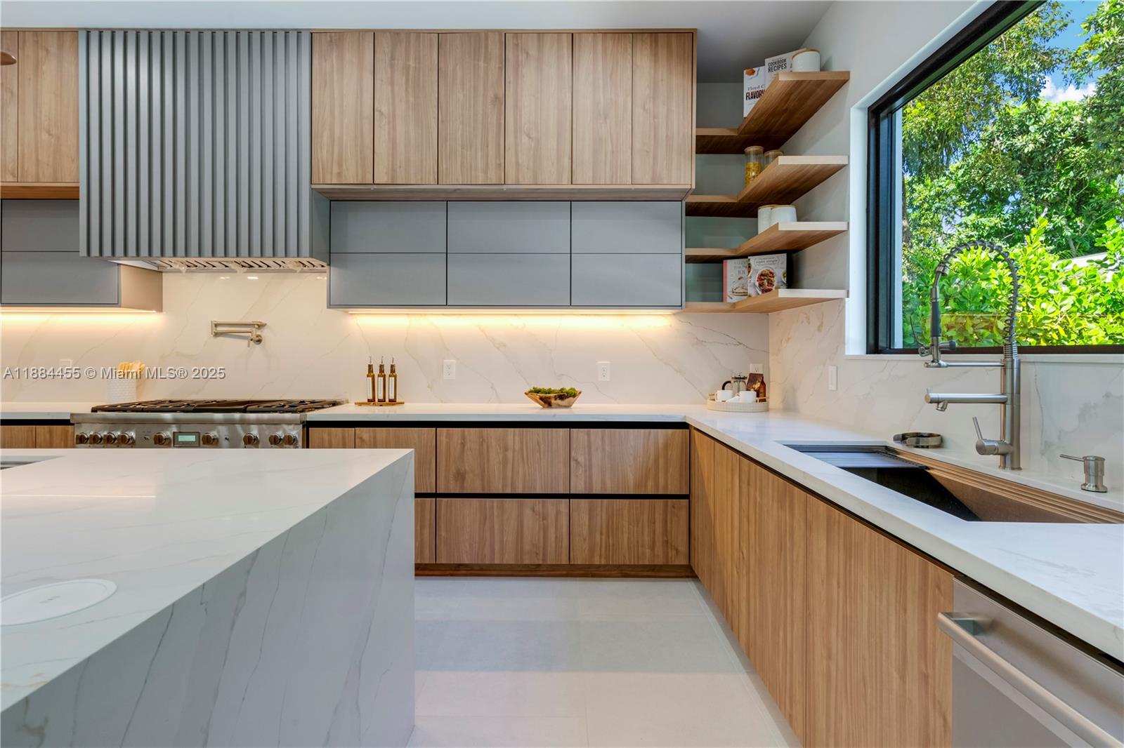 GROVES EXTENSION - Residential