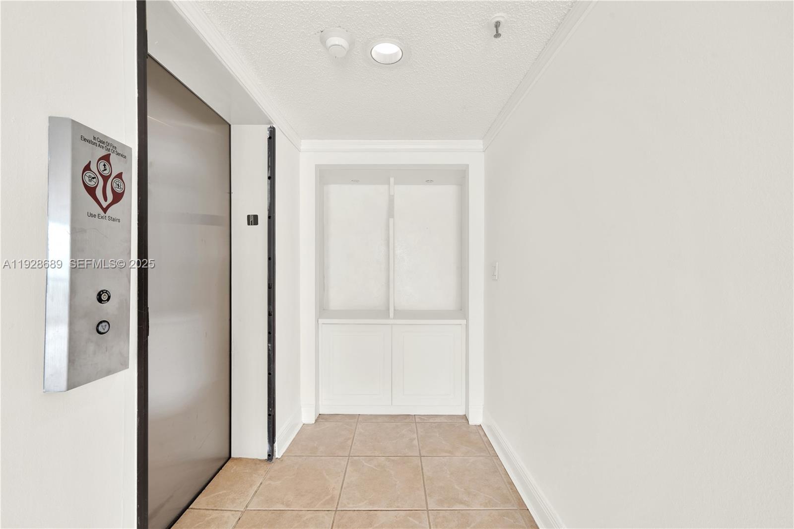 View photos, virtual tours, details... 385 Poinciana Dr 1230