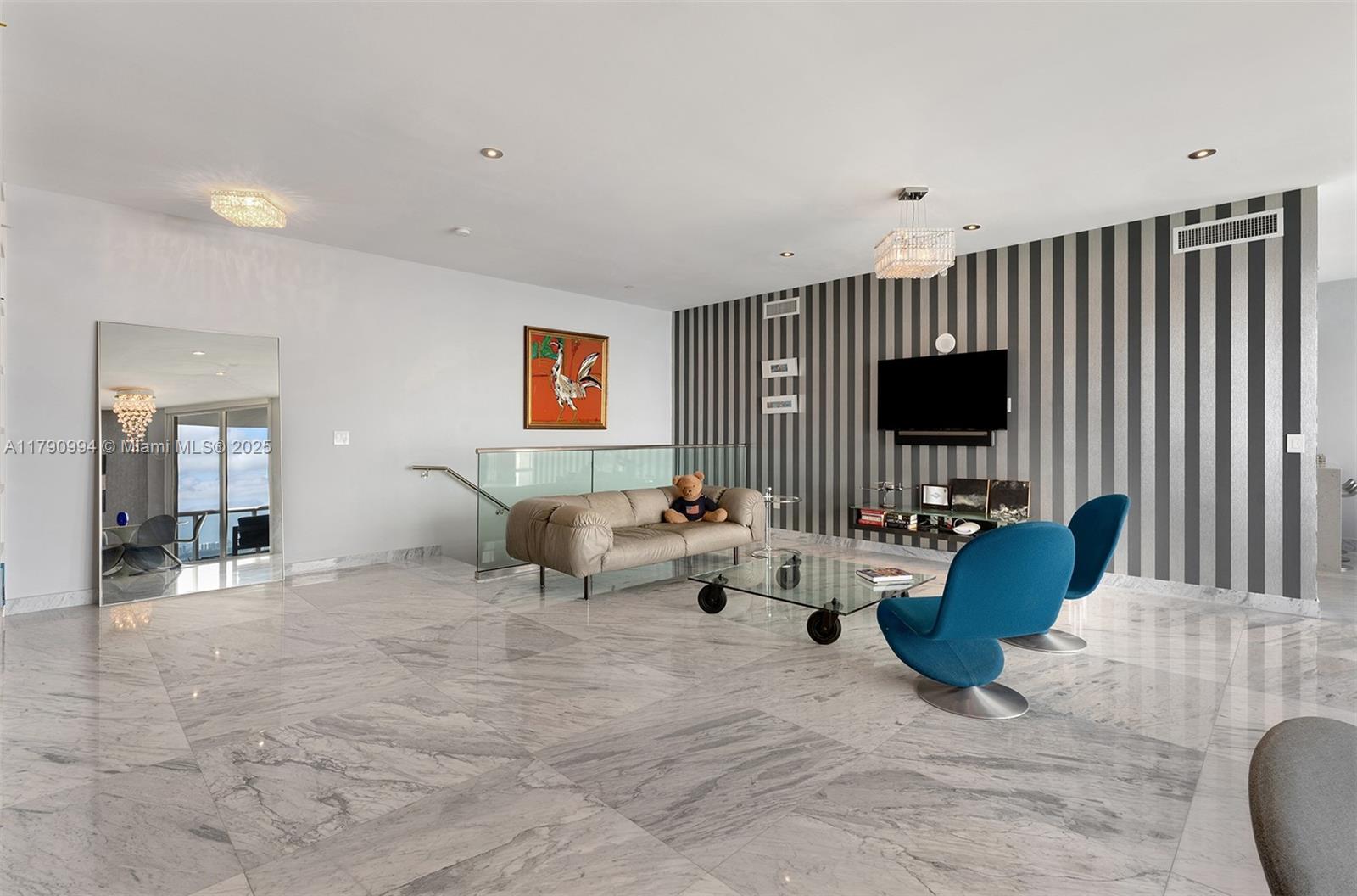 AKOYA CONDO - Residential