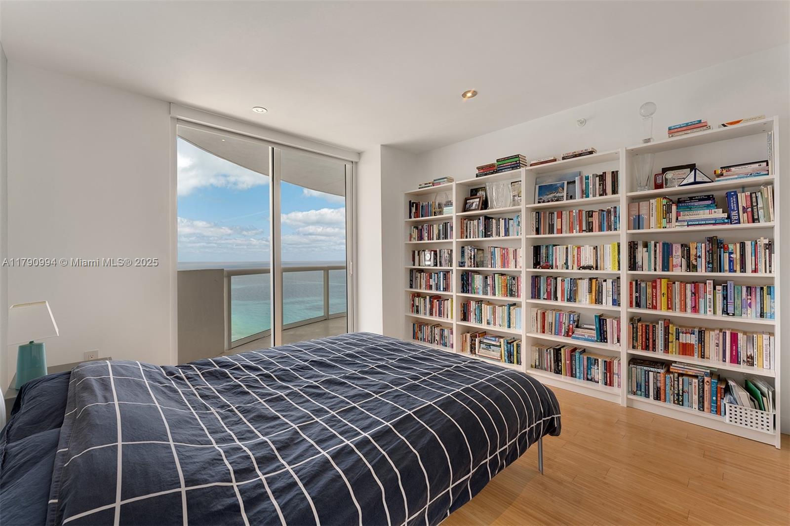 AKOYA CONDO - Residential