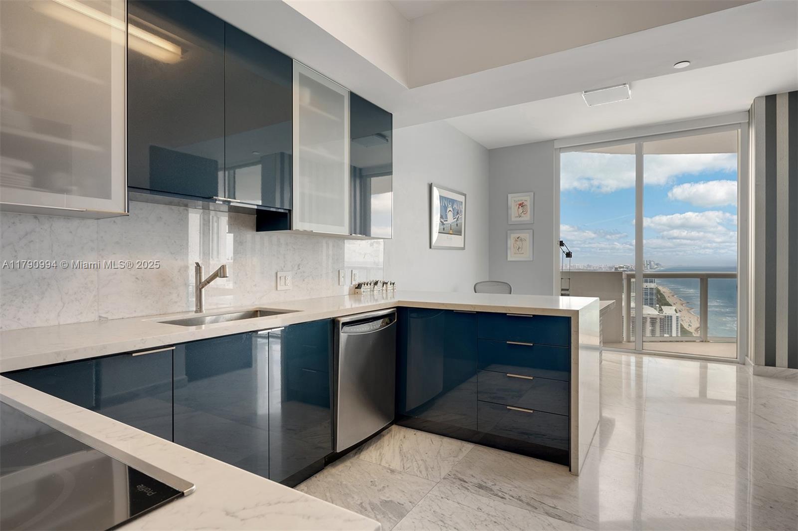 AKOYA CONDO - Residential