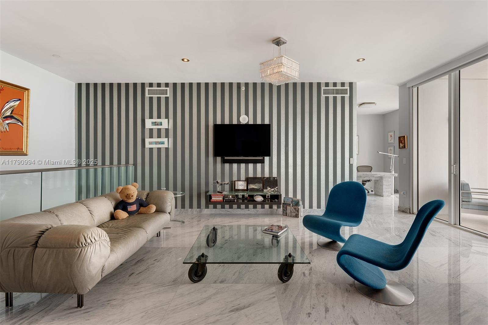 AKOYA CONDO - Residential
