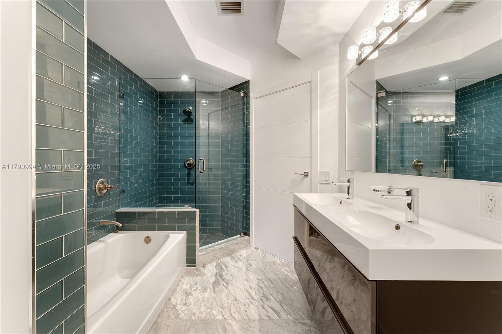 AKOYA CONDO - Residential