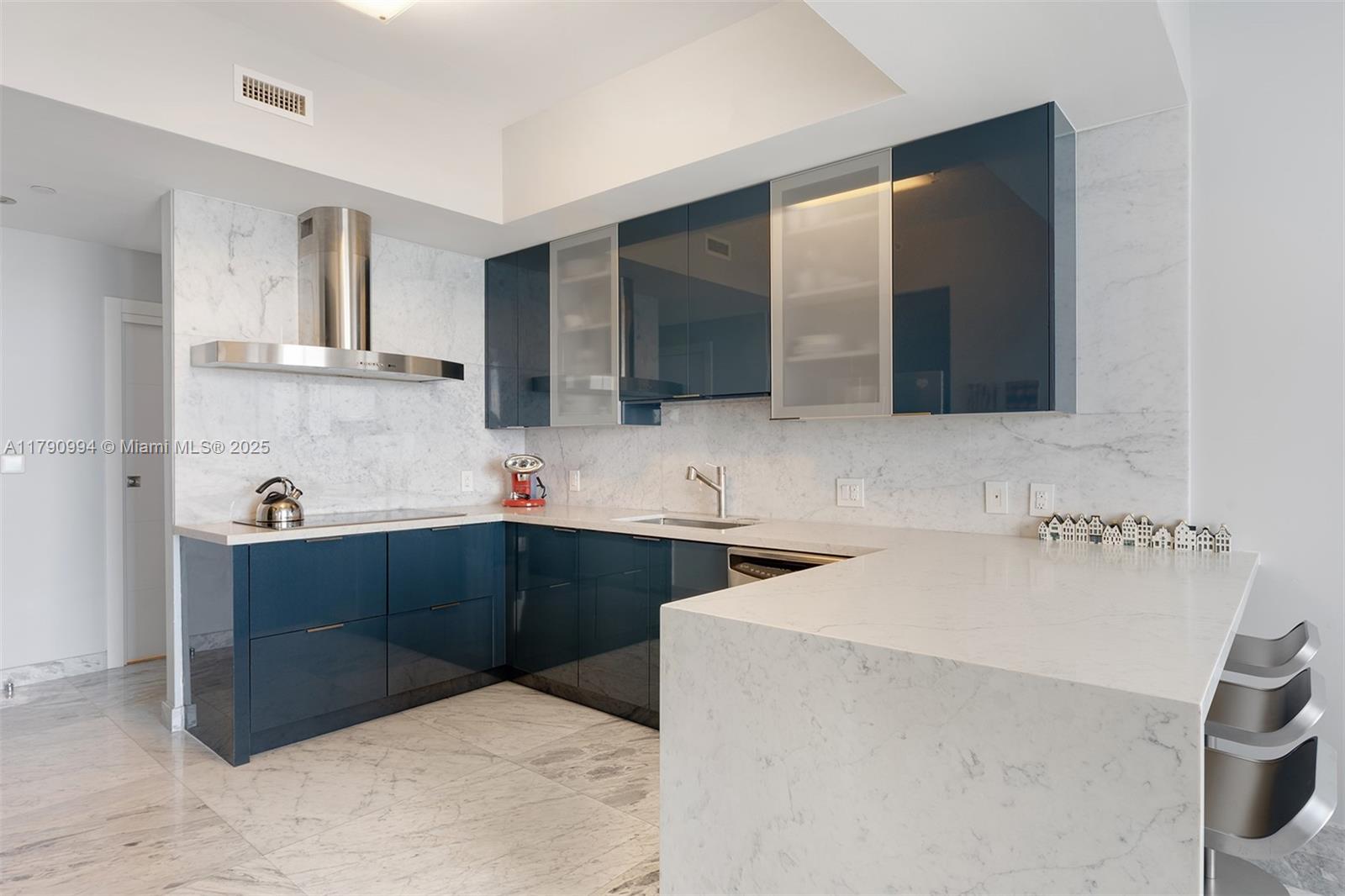 AKOYA CONDO - Residential