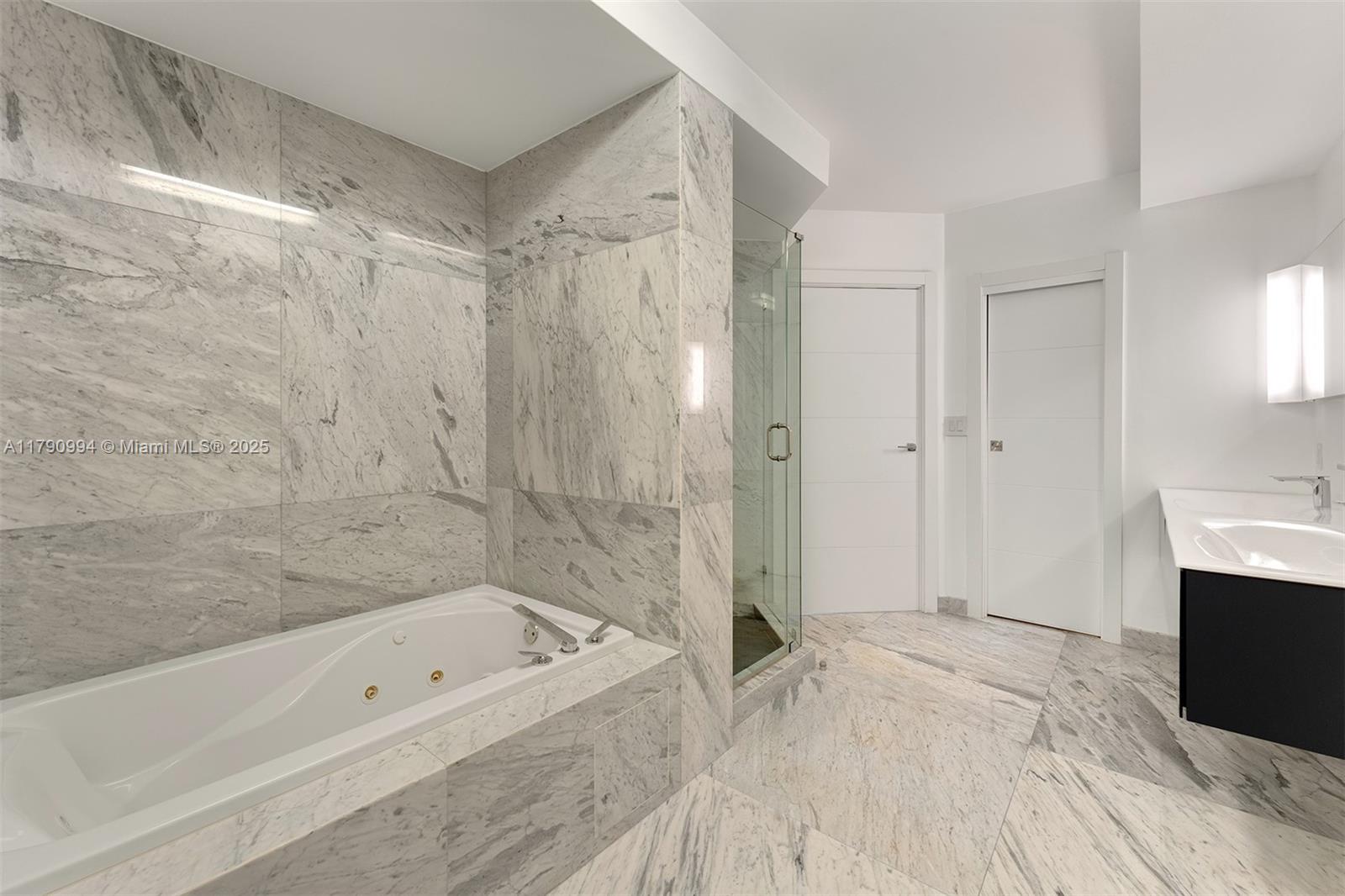 AKOYA CONDO - Residential