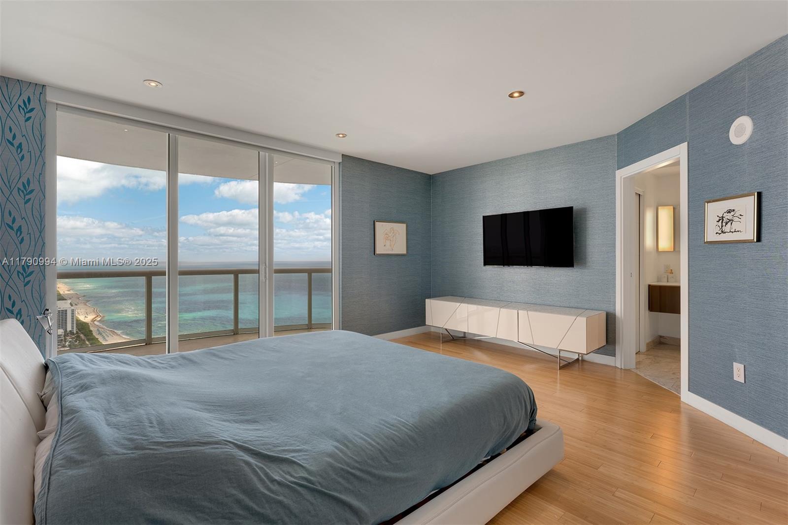 AKOYA CONDO - Residential