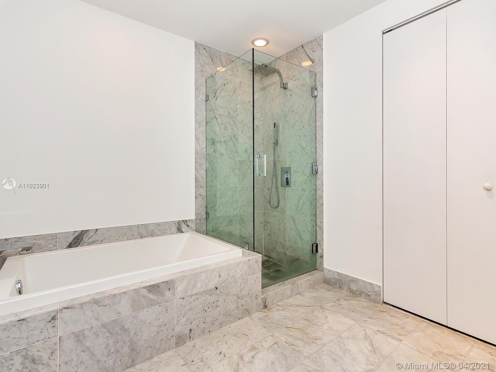 SLS LUX CONDO - Residential