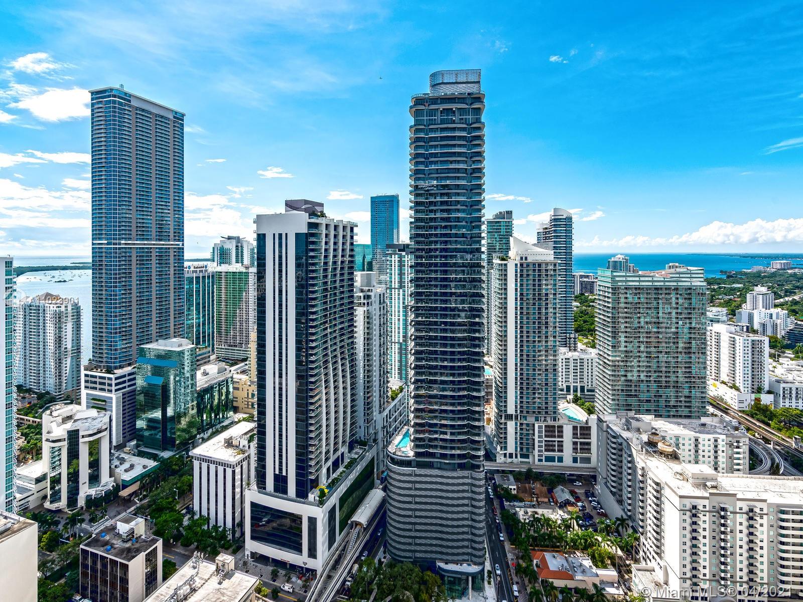 SLS LUX CONDO - Residential