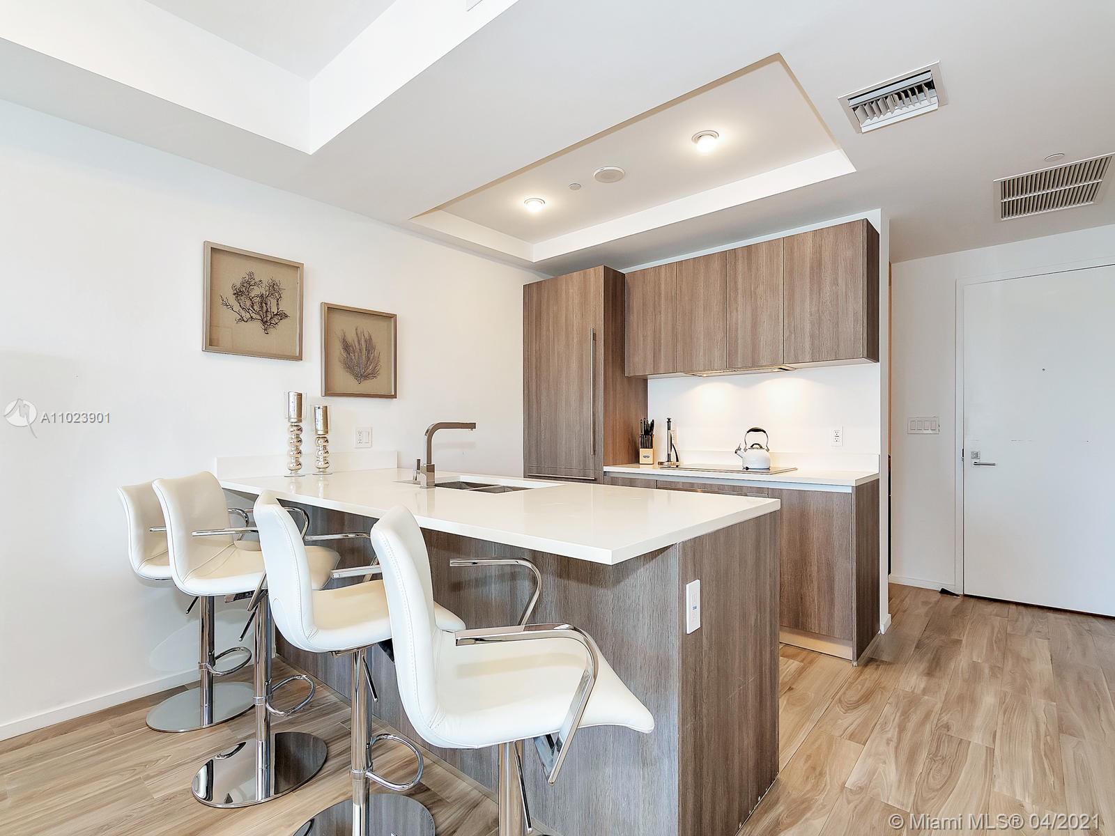 SLS LUX CONDO - Residential