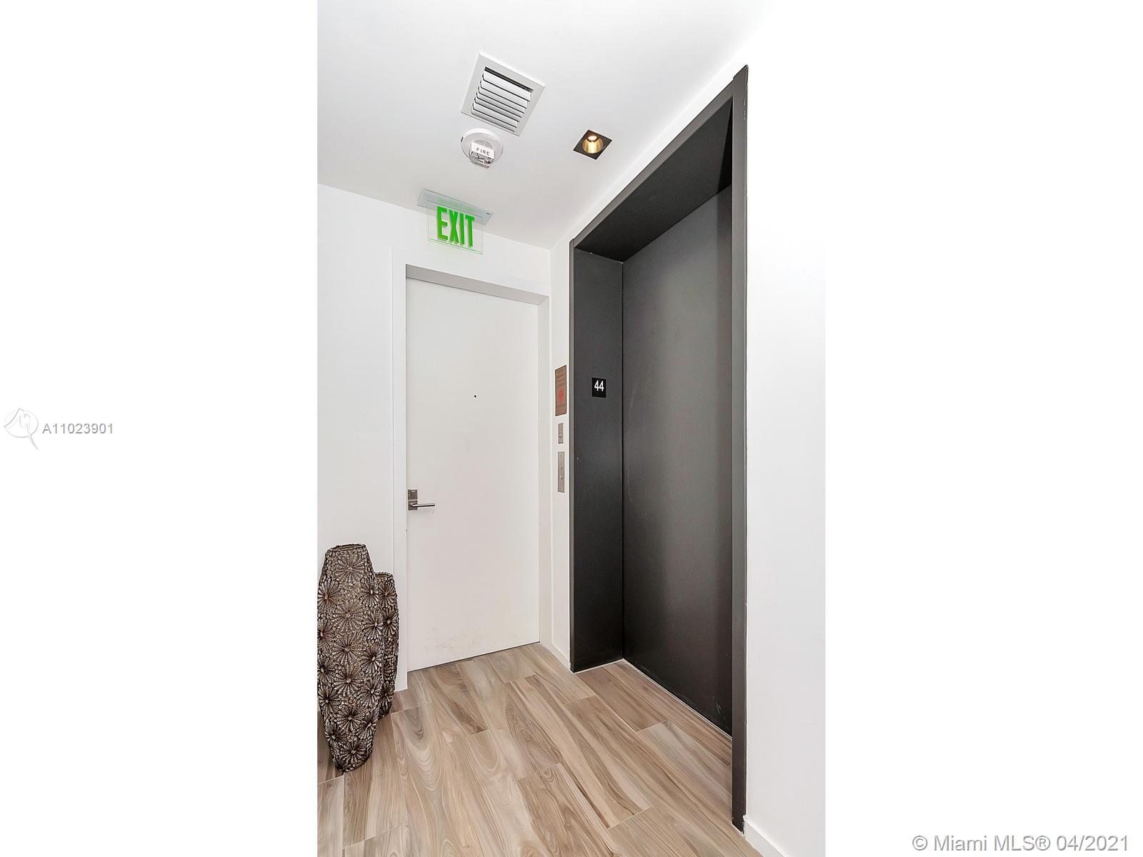 SLS LUX CONDO - Residential