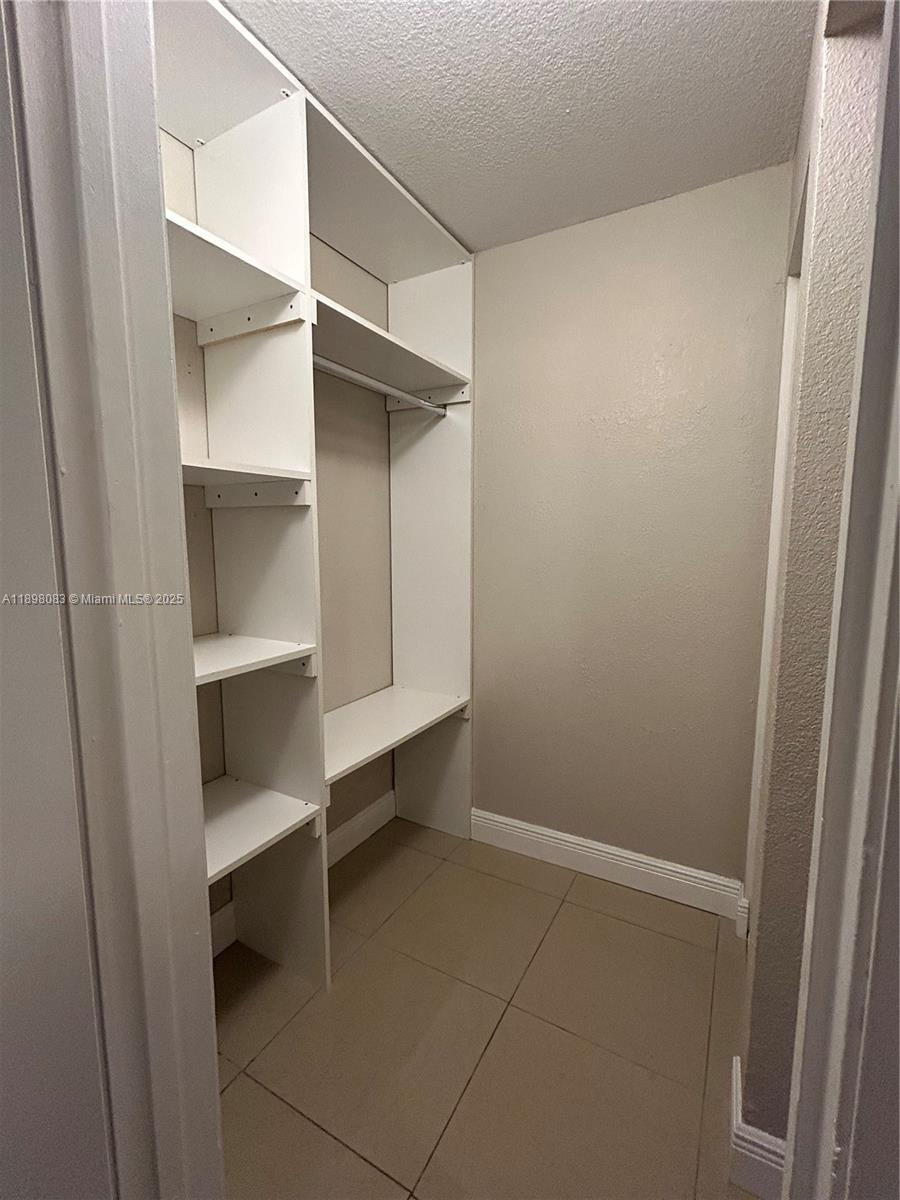 BISCAYNE BEACH CLUB CONDO - Residential Lease