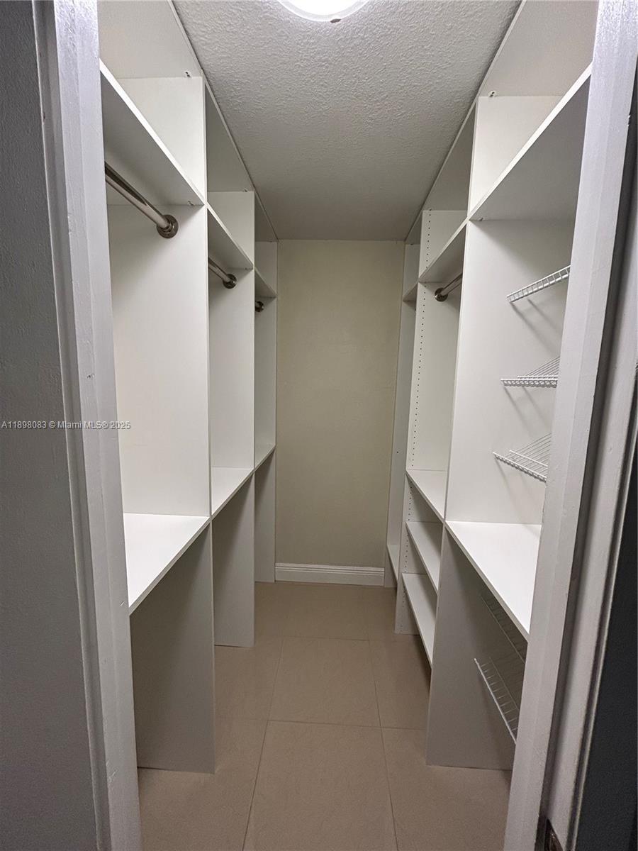 BISCAYNE BEACH CLUB CONDO - Residential Lease