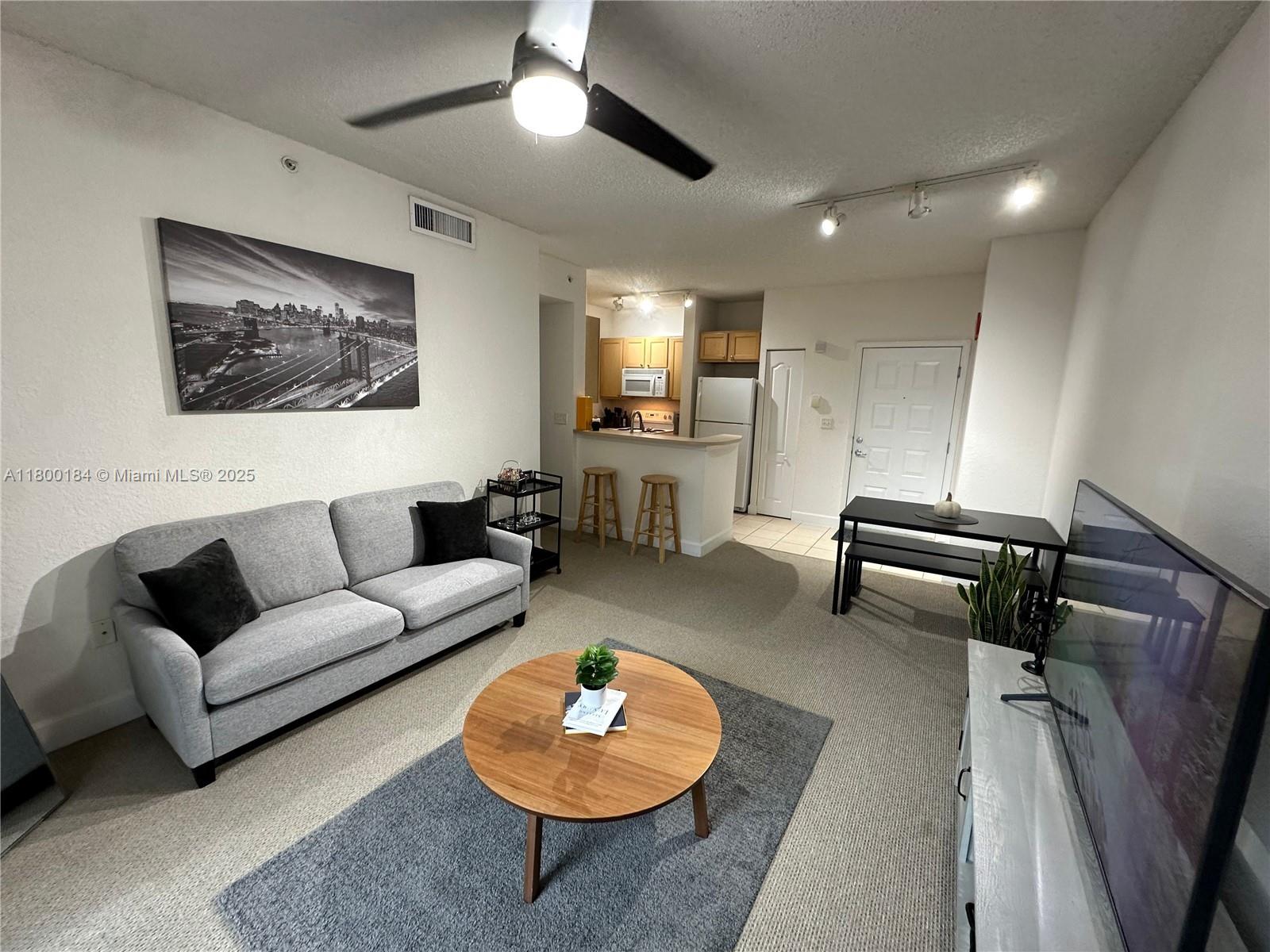 Rental Property at 6001 Sw 70th St 621, South Miami, Miami-Dade County, Florida - Bedrooms: 1 
Bathrooms: 1  - $2,100 MO.