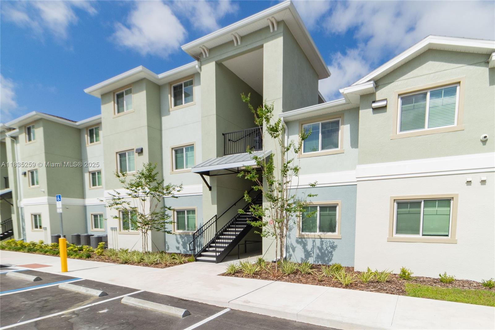 Let us introduce you to the vibrant and comfortable lifestyle that awaits you at Tanager Square Apartments, an affordable housing community nestled above the banks of the Anclote River. If you’re looking for a place to call home, look no further. It offers a variety of spacious and modern living spaces to suit your needs and plenty of amenities such as a Pool, Gym, Cyber Lounge, Club House and Dog Park *** Income Restrictions Apply ***