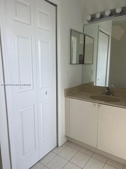 VENETIA GROVES - Residential