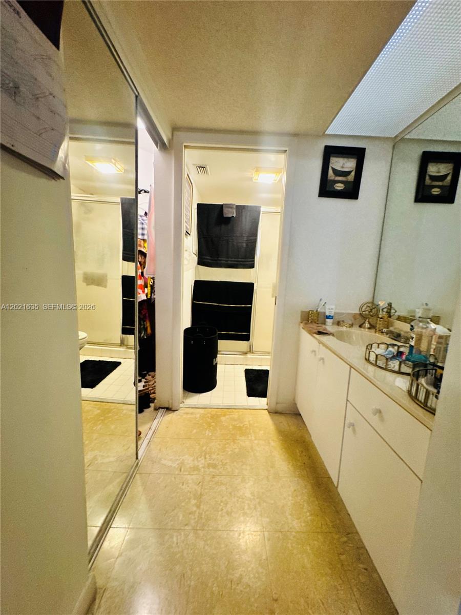 KEYS GATE CONDO NO SIX - Residential