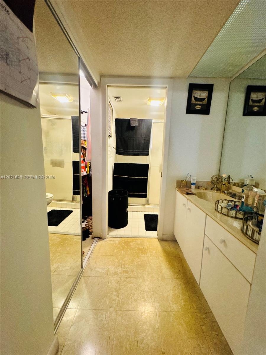 KEYS GATE CONDO NO SIX - Residential