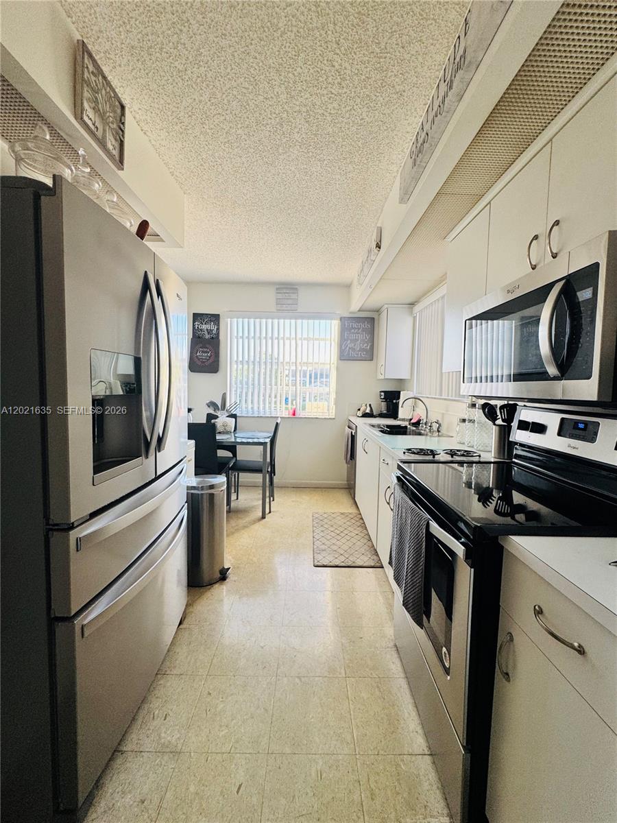 KEYS GATE CONDO NO SIX - Residential