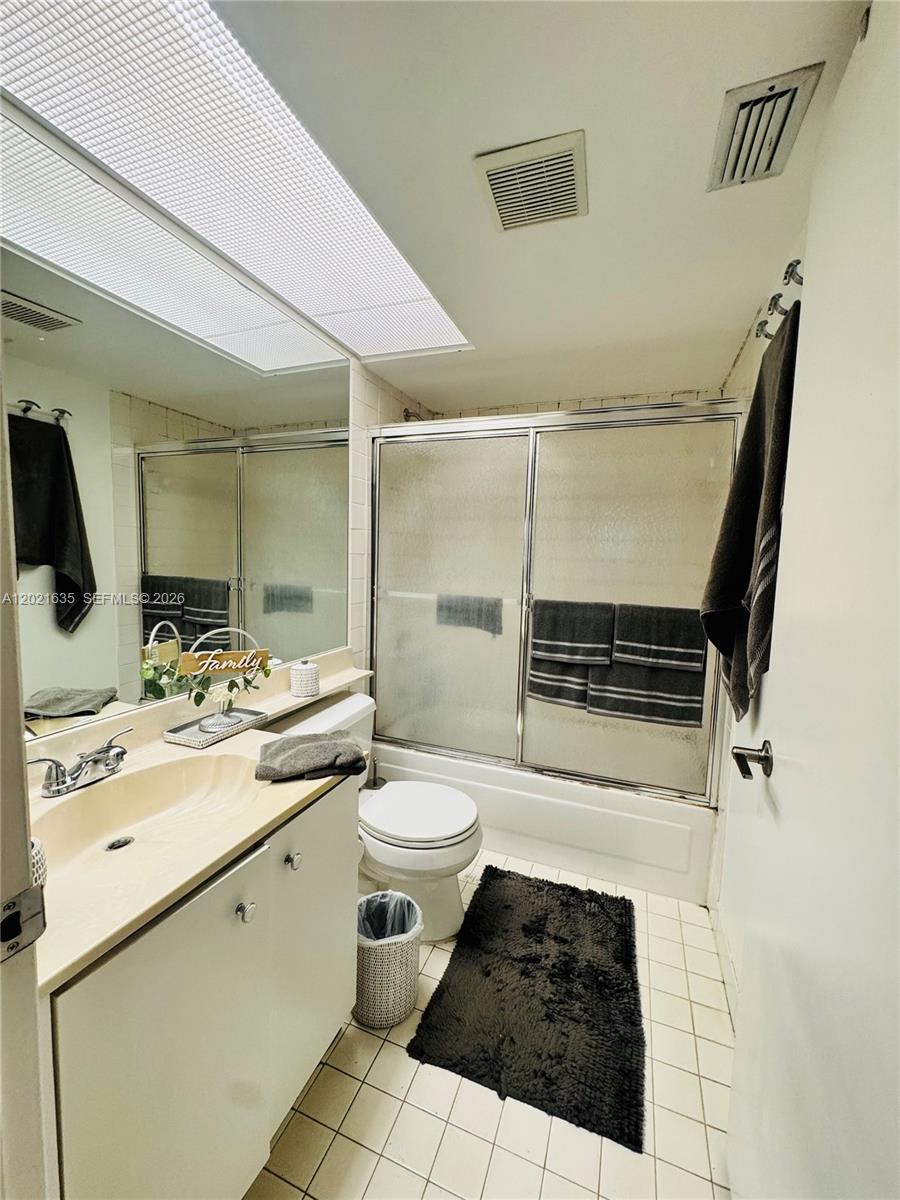 KEYS GATE CONDO NO SIX - Residential